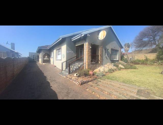 4 BEDROOM HOUSE FOR SALE IN LINDHAVEN